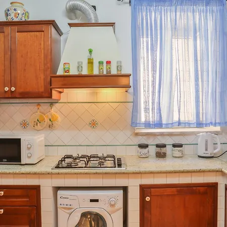 Casa Ni Rosa チェファル